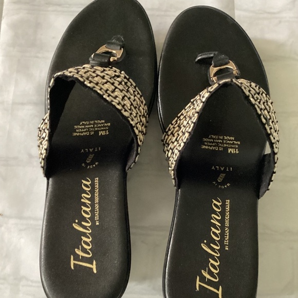 ITALIANA by Italian Shoemakers  SANDALS ( Size: 11) Color::Golden Beige) - Picture 4 of 7